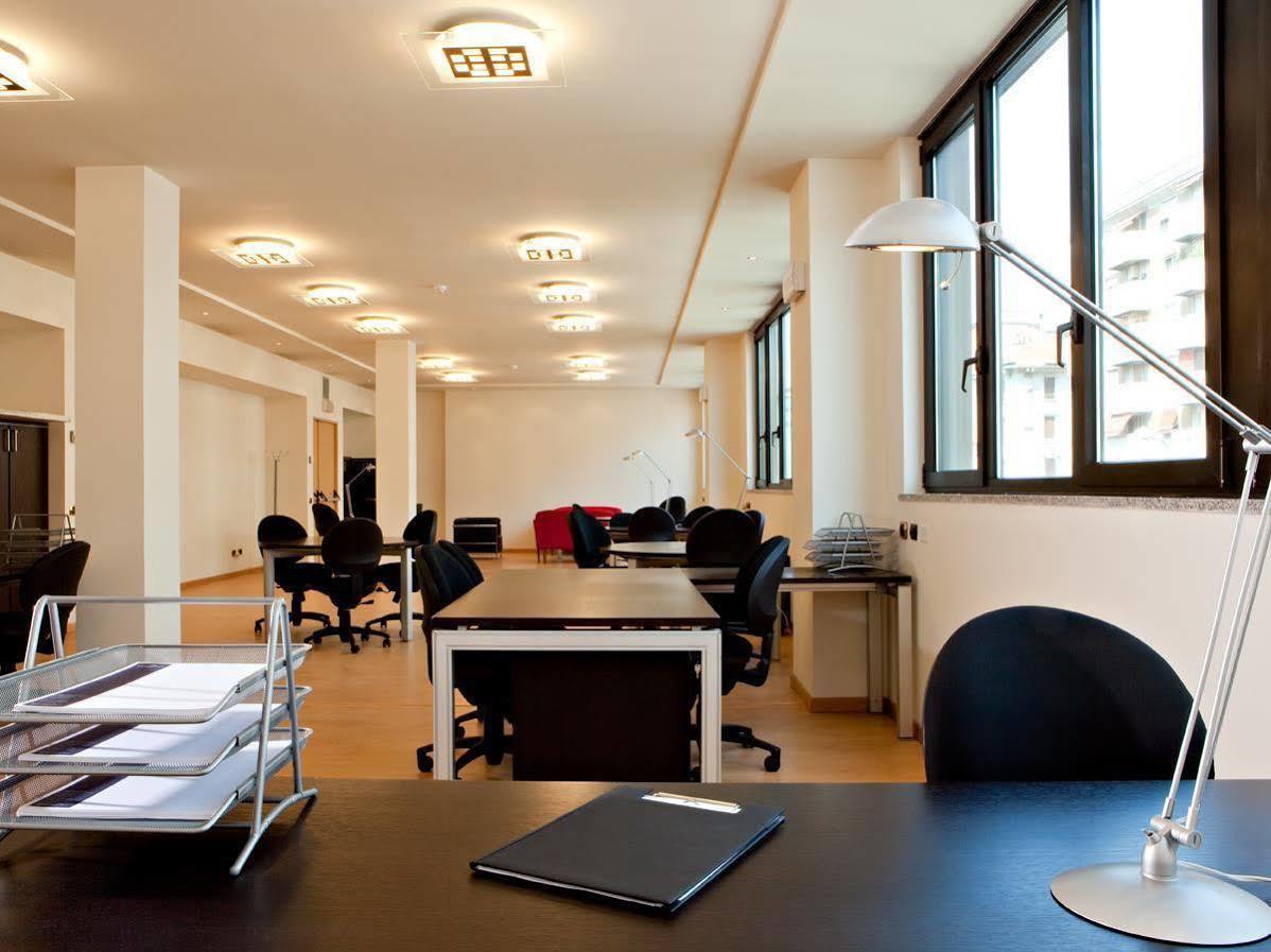Unaway Hotel & Residence Linea Uno Milano Exterior foto