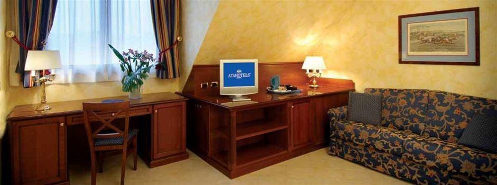 Unaway Hotel & Residence Linea Uno Milano Exterior foto